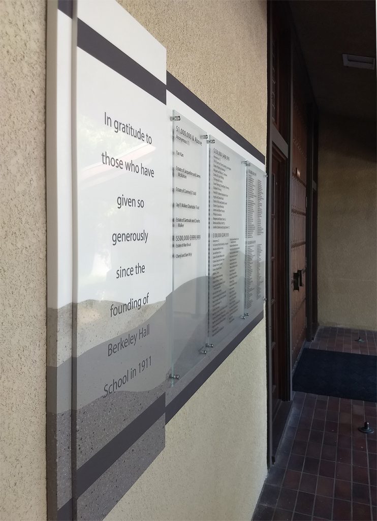 outdoor clear change donor wall