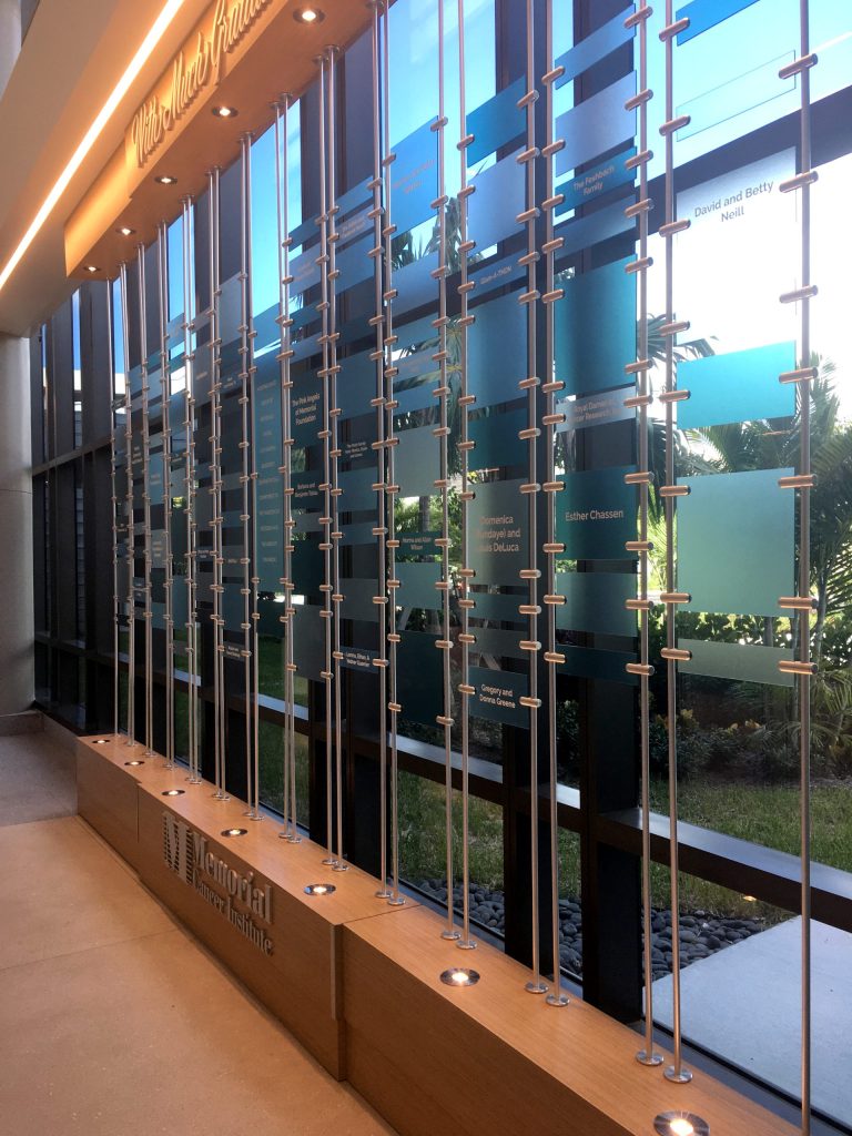 Rod suspension system in lobby of hospital